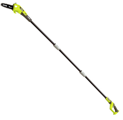 Grön grensåg från Ryobi med långt teleskopskaft, grovt handtag längst ner och sågblad högst upp.