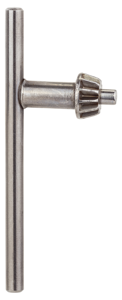 Metallisk borrchucknyckel med ett räfflat huvud och ett långt handtag.