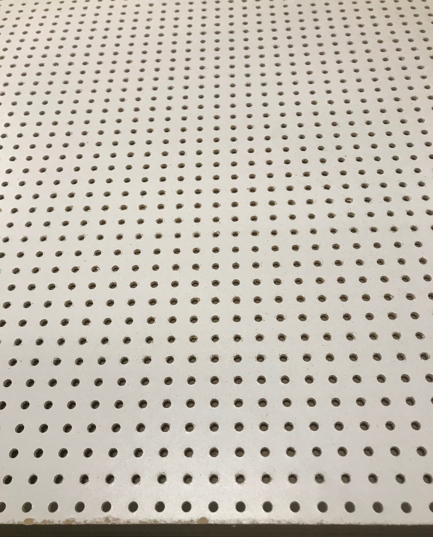 BOARD VITLACKAD PERFORERAD 3,0X1220X2440 - Ljungberg Fritzoe