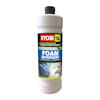 Vit flaska märkt "RYOBI 1L Foam Detergent" med bild av skummande vattenstråle.