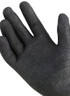 En svart handske med slitstarkt, texturerat material på handflatan.