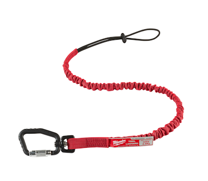 Röd verktygssäkring med karbinhake och elastisk rem, märkt med "Milwaukee Tool Lanyard 4.5 kg".