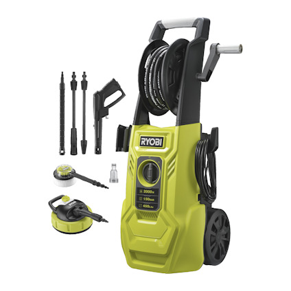 Högtryckstvätt med slangvinda, sprutpistol, munstycken, borste och hjul, grön och svart design. Märkt "RYOBI".