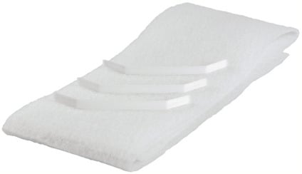 Rektangulär vit luftfiltermatta med tre tillhörande remsor ovanpå.
