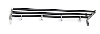 Hatthylla i aluminium och svart med fem krokar och tre rörliga stänger.