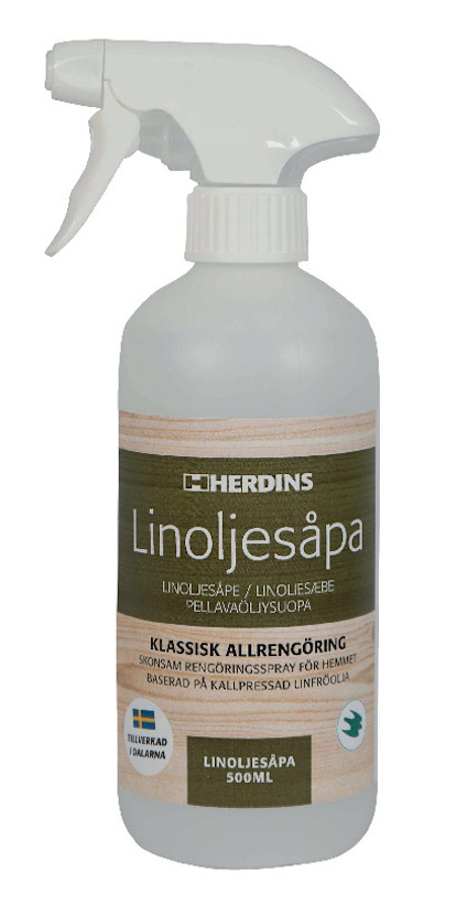 Sprayflaska med etikett som visar texten "Herdins Linoljesåpa, klassisk allrengöring, 500 ml".
