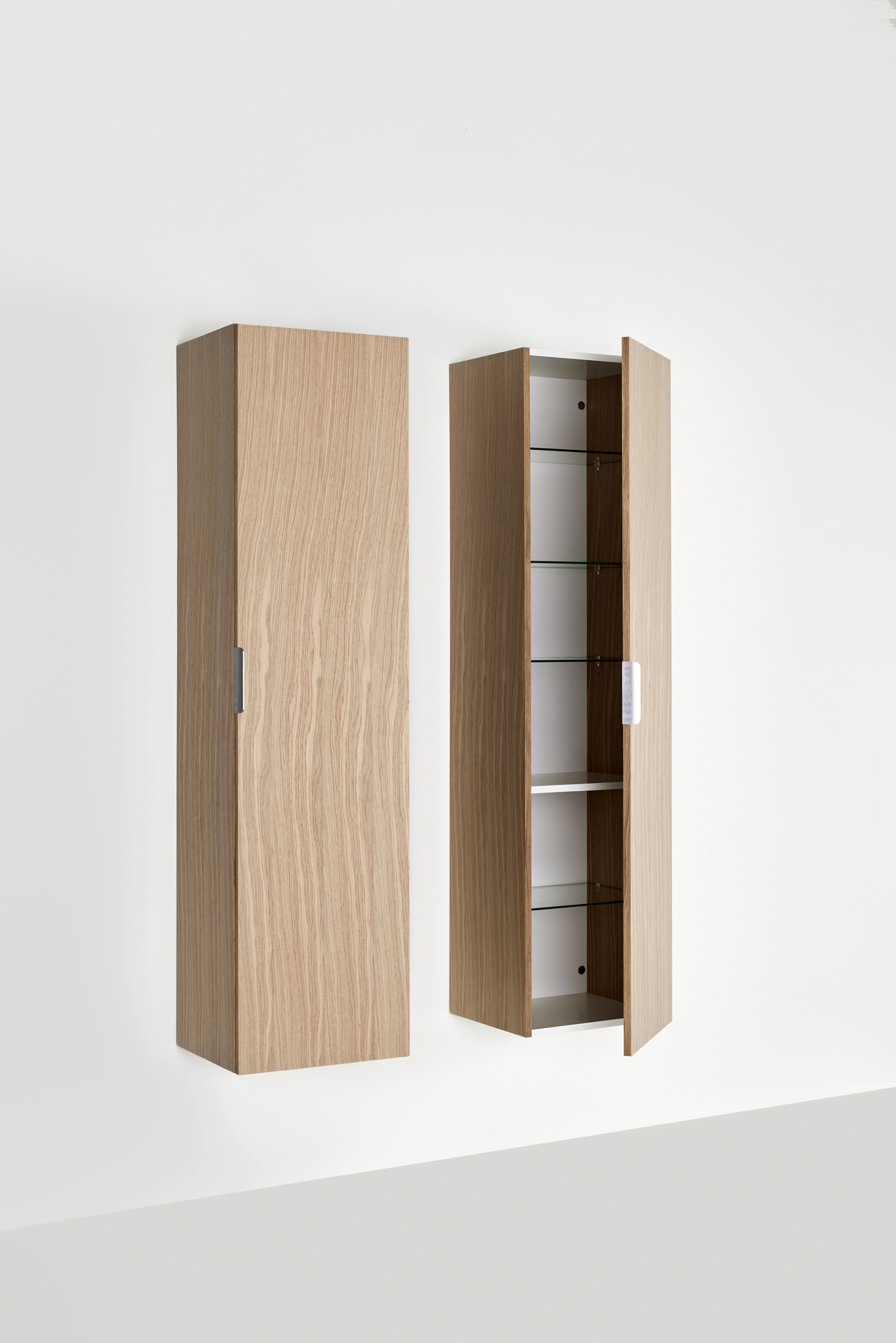 HÖGSKÅP GO LJUS EK - Hafa