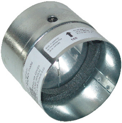 Metallcylinder med etikett, innehållande text om installationsorientering och specifikationer.