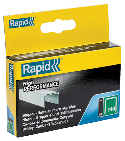 Förpackning med häftklamrar från Rapid, med olika språk på framsidan och blå-gul färgschema.