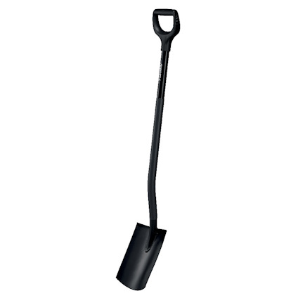 Svart halvrund spade med D-format handtag och ergonomiskt skaft mot vit bakgrund.