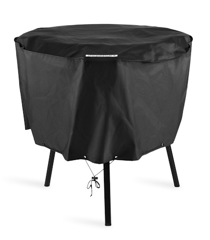 Svart överdrag täcker en rund stekhäll på höga ben, med dragsko nedtill för justering.